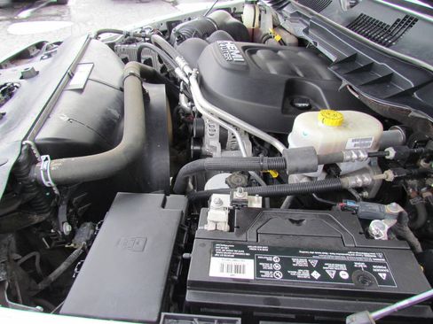 Used 2018 RAM 3500 Lone Star image 11