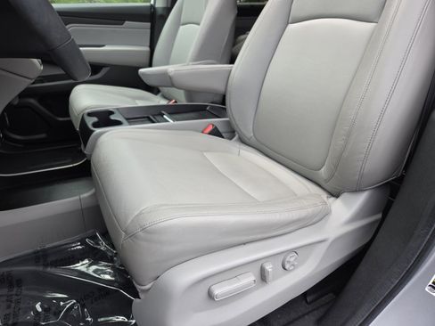 Certified 2024 Honda Odyssey EX-L image 26