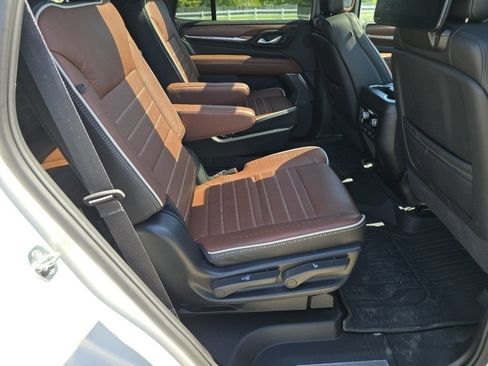 Used 2024 GMC Yukon Denali Ultimate AWD/4WD image 26