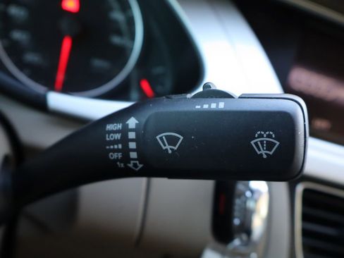 Used 2011 Audi A4 2.0T Premium image 31