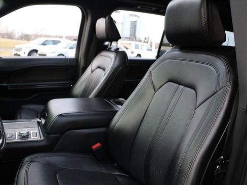 Used 2021 Ford Expedition Limited image 21
