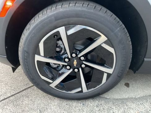 New 2026 Chevrolet Equinox EV LT image 10