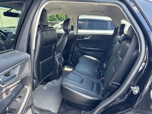 Used 2017 Ford Edge Titanium w/ Technology Package AWD/4WD image 8