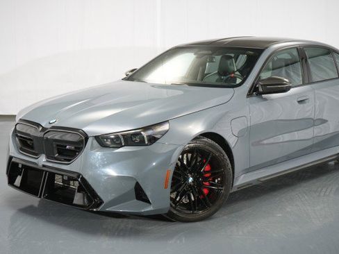 Used 2026 BMW M5 w/ Carbon Package image 5