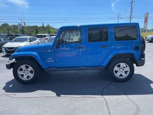 Used 2011 Jeep Wrangler Unlimited Sahara w/ Dual Top Group AWD/4WD image 5