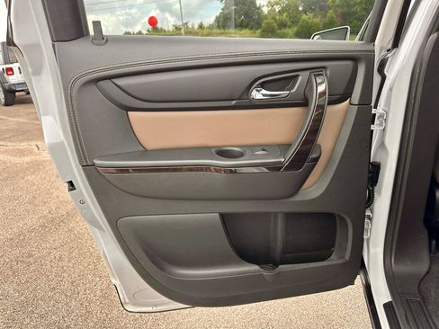 Used 2016 GMC Acadia SLT w/ Open Road Package FWD image 32