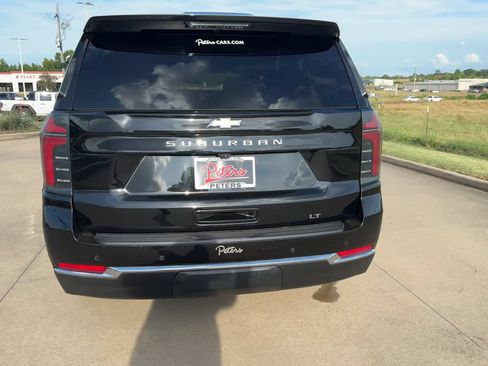 Used 2025 Chevrolet Suburban LT AWD/4WD image 8