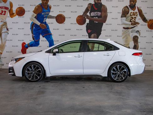 Used 2021 Toyota Corolla SE image 16