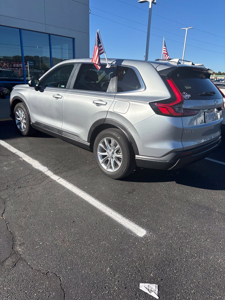 Used 2025 Honda CR-V EX image 5