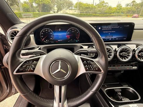 Used 2025 Mercedes-Benz CLA 250 image 12