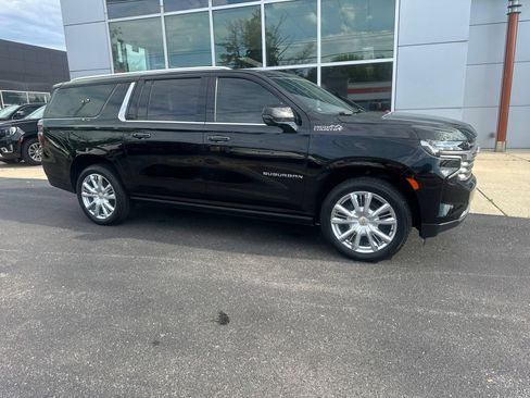 Used 2021 Chevrolet Suburban High Country w/ Premium Package AWD/4WD image 1