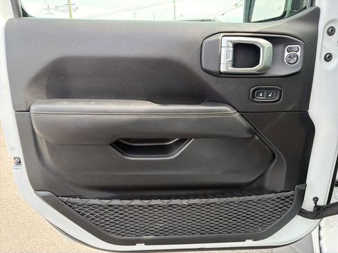 Used 2021 Jeep Gladiator Overland w/ Popular Equipment Package image 28