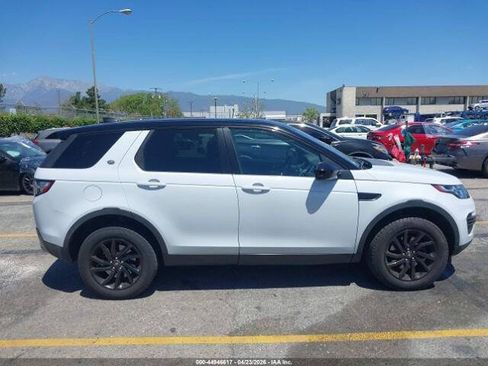 Used 2018 Land Rover Discovery Sport SE AWD/4WD image 5