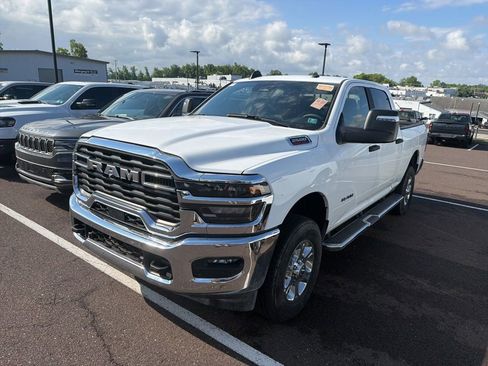 Used 2025 RAM 2500 Big Horn AWD/4WD image 4