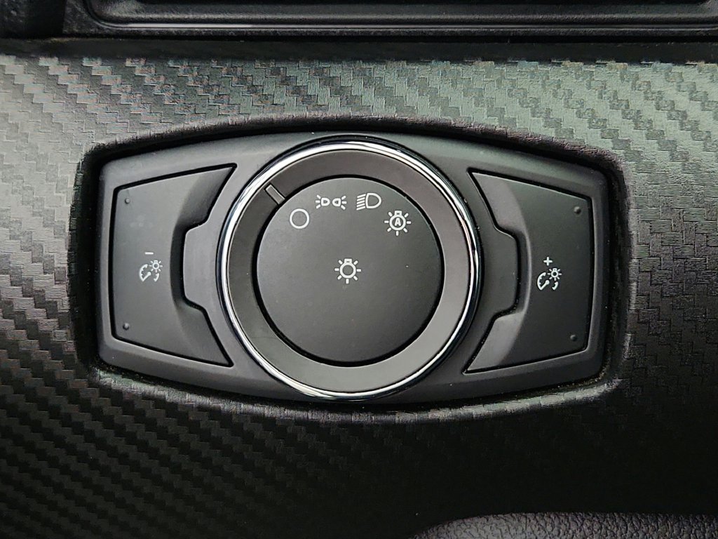 Used 2018 Ford Mustang Coupe RWD image 19