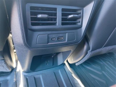 Used 2024 GMC Canyon AT4 image 18