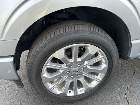 Used 2022 Ford F150 Limited AWD/4WD image 10