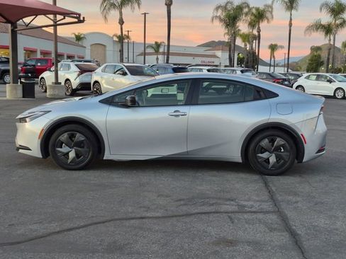 Used 2024 Toyota Prius LE image 8