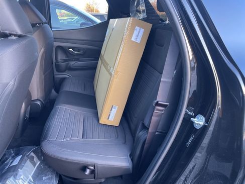 Used 2025 Hyundai Santa Cruz SE image 13