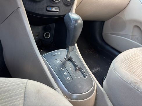 Used 2016 Hyundai Accent SE w/ Option Group 02 FWD image 11