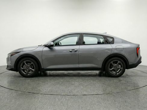 Used 2025 Kia K4 FWD image 5