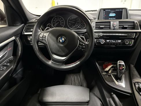 Used 2018 BMW 330i xDrive Sedan AWD/4WD image 11