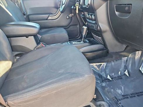 Used 2018 Jeep Wrangler Unlimited Sport w/ Connectivity Group image 18