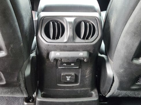 Used 2018 Jeep Wrangler Unlimited Rubicon AWD/4WD image 31
