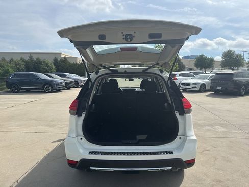 Used 2017 Nissan Rogue S image 8