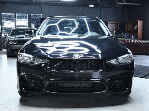 Used 2017 BMW 320i xDrive Sedan AWD/4WD image 6