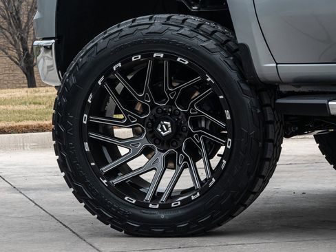 Used 2025 Chevrolet Silverado 1500 LTZ image 33