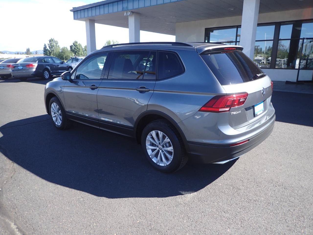 Used 2019 Volkswagen Tiguan S w/ 3rd Row Seat Package AWD/4WD image 3