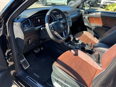 Used 2022 Volkswagen Tiguan SEL R-Line image 12