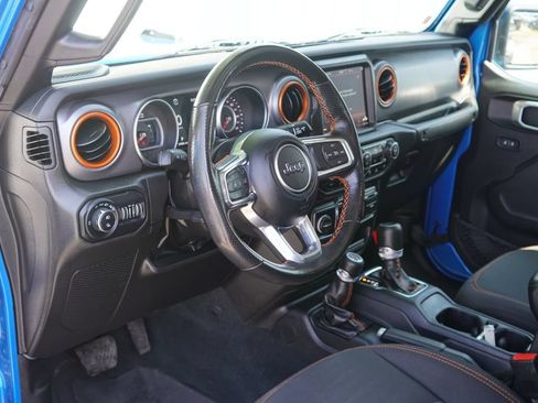 Used 2022 Jeep Gladiator Mojave w/ Cold Weather Group AWD/4WD image 14