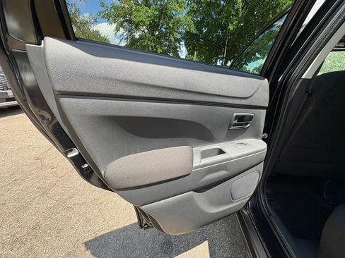 Used 2025 Mitsubishi Outlander Sport AWD image 24