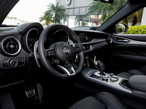 New 2025 Alfa Romeo Stelvio Sprint w/ Veloce Package AWD/4WD image 27