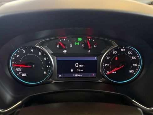 Used 2023 Chevrolet Equinox Premier FWD image 18