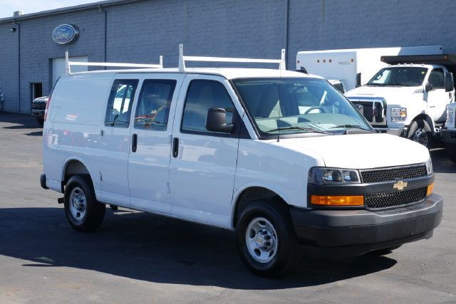 Used 2025 Chevrolet Express 2500 w/ Driver Convenience Package RWD image 5
