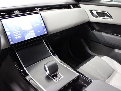 Used 2026 Land Rover Range Rover Velar Dynamic SE AWD/4WD image 29