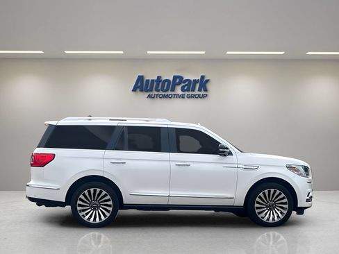 Used 2019 Lincoln Navigator Reserve AWD/4WD image 8