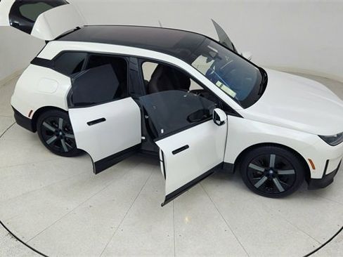 Used 2022 BMW iX xDrive50 w/ Premium Package image 82