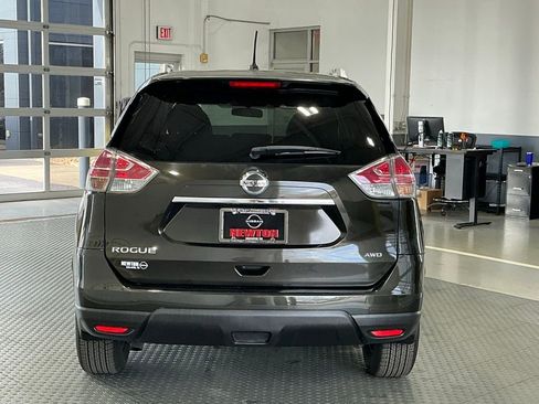 Used 2016 Nissan Rogue S w/ Appearance Package image 29