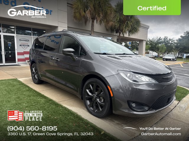 Used 2020 Chrysler Pacifica Touring-L Plus FWD image 1
