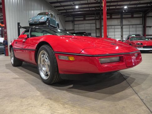 Used 1990 Chevrolet Corvette Coupe image 12