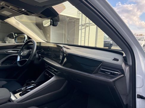 Used 2025 Audi Q5 Premium Plus w/ Premium Plus image 15