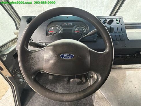 Used 2014 Ford E-350 and Econoline 350 Super Duty w/ A/C Prep Package RWD image 4