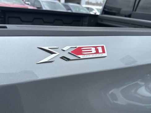 Used 2025 GMC Sierra 1500 SLT image 14