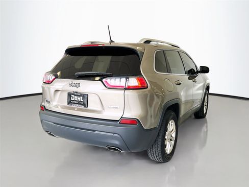Used 2019 Jeep Cherokee Latitude w/ Cold Weather Group AWD/4WD image 13