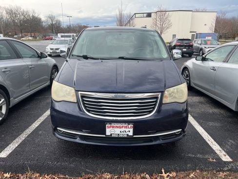 Used 2012 Chrysler Town & Country Touring-L w/ Entertainment Group #2 image 2
