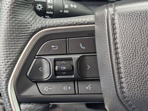 Used 2025 Toyota Tacoma TRD Sport AWD/4WD image 21